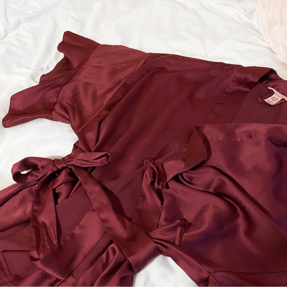 Victoria’s Secret Satin Robe - Picture 3 of 4